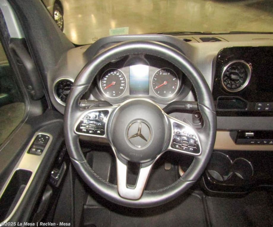 Contact us now about this 2022 Airstream Atlas MURPHY SUITE! 2022 Atlas MURPHY SUITE by Airstream from La Mesa | RecVan - Mesa in Mesa, Arizona