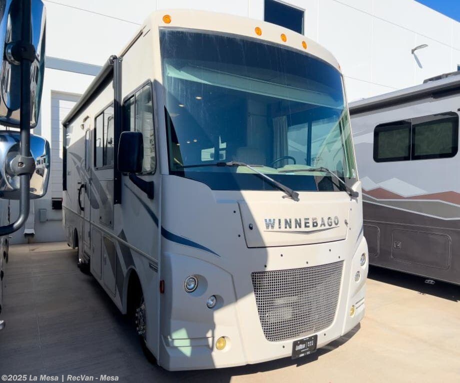 Email now about this 2018 Winnebago Sunstar 27PE! Used 2018 Winnebago Sunstar 27PE available in Mesa, Arizona