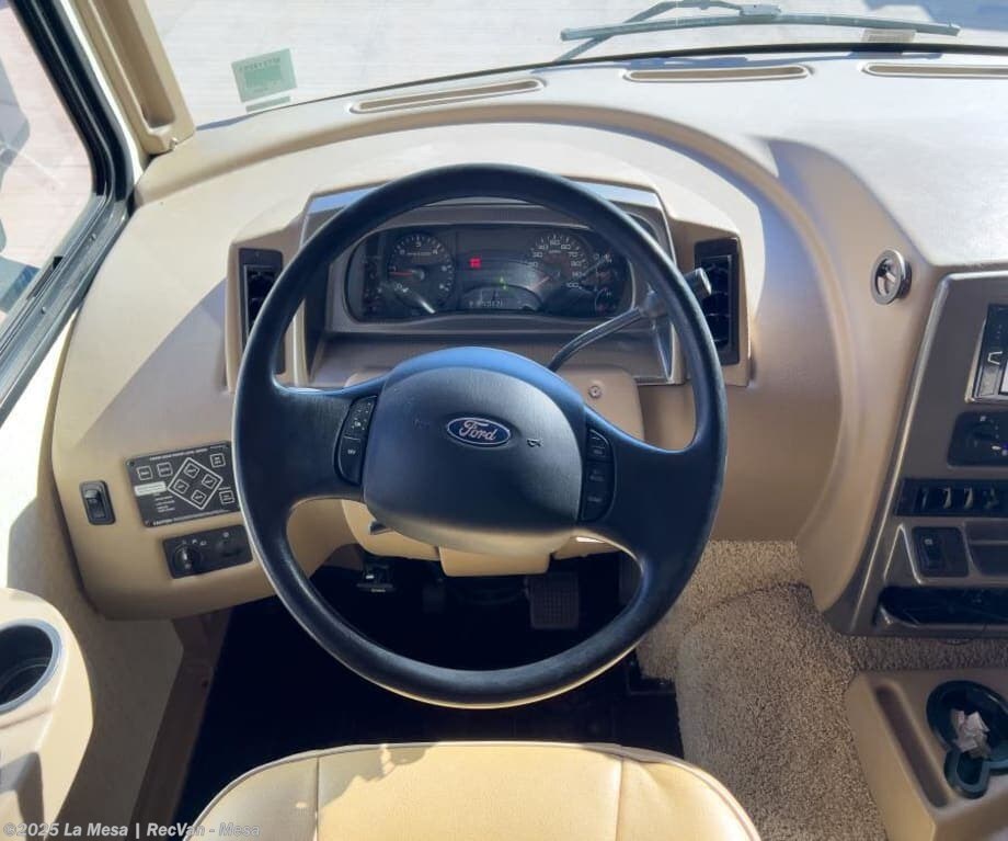 Contact us now about this 2018 Winnebago Sunstar 27PE! 2018 Sunstar 27PE by Winnebago from La Mesa | RecVan - Mesa in Mesa, Arizona