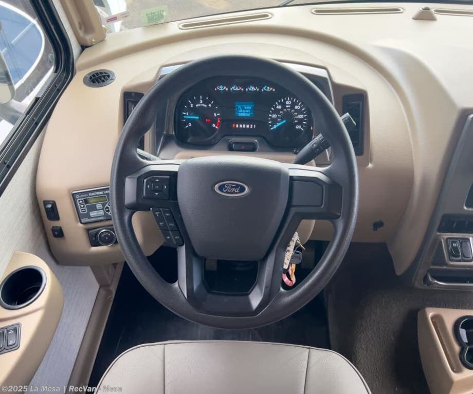 Contact us now about this 2022 Winnebago Vista 31BE! 2022 Vista 31BE by Winnebago from La Mesa | RecVan - Mesa in Mesa, Arizona