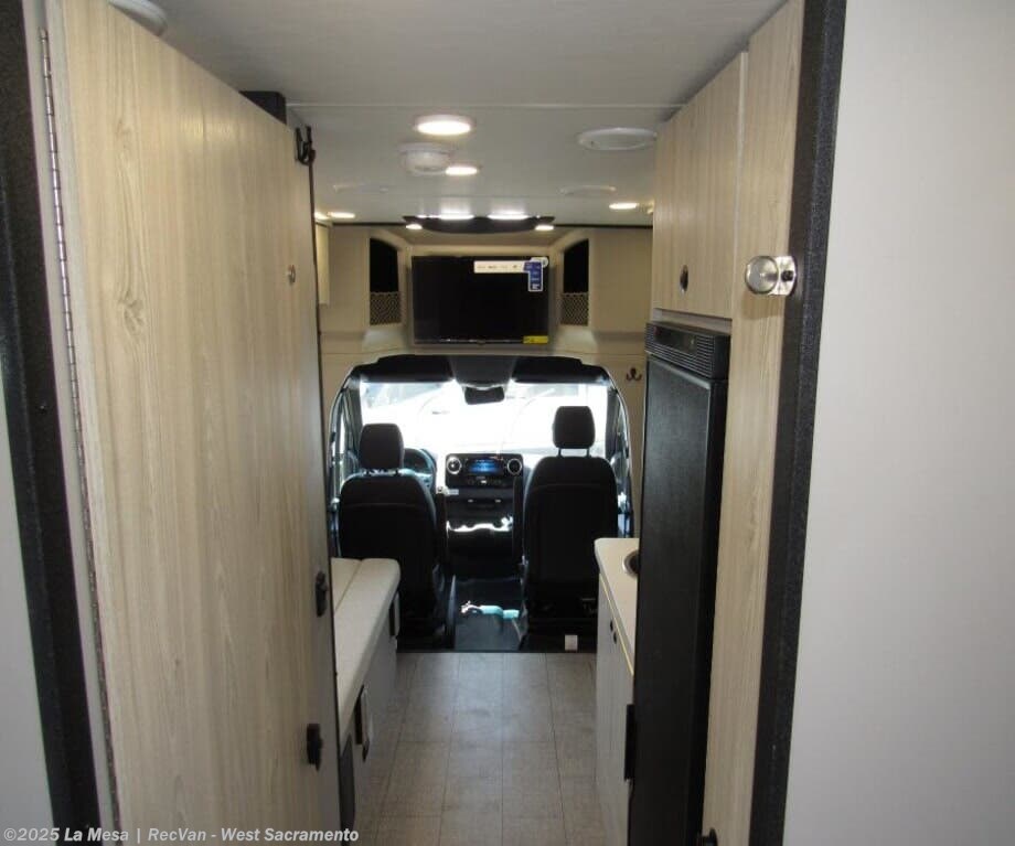 Contact us now about this 2025 Jayco Granite Ridge 23S-FBP! 2025 Granite Ridge 23S-FBP by Jayco from La Mesa | RecVan - West Sacramento in West Sacramento, California