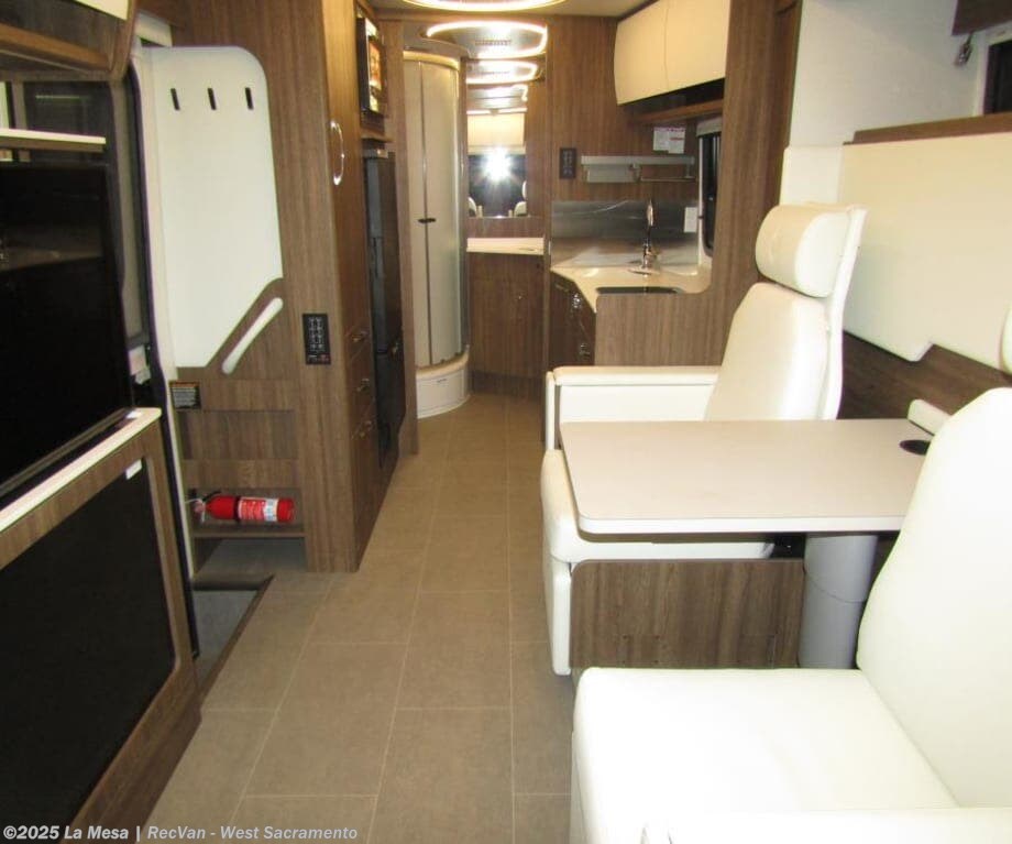 New 2025 Leisure Travel Unity U24MBL available in West Sacramento, California