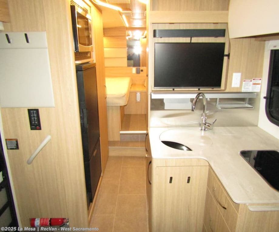 Used 2025 Leisure Travel Wonder W24RTB available in West Sacramento, California