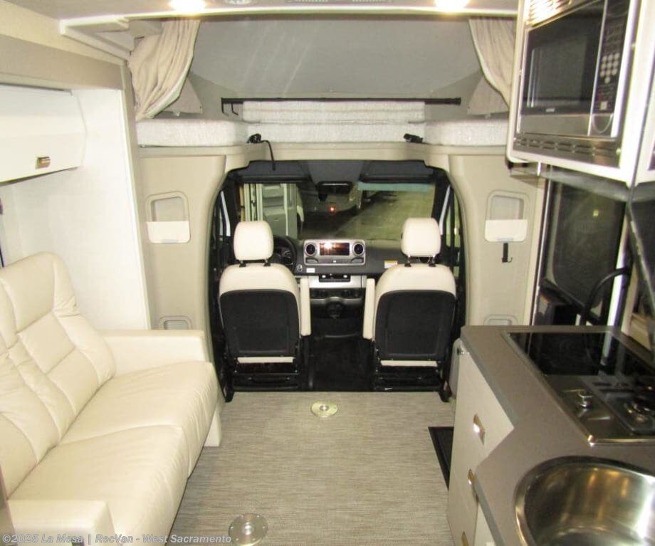 Contact us now about this 2025 Winnebago View 25R! 2025 View 25R by Winnebago from La Mesa | RecVan - West Sacramento in West Sacramento, California
