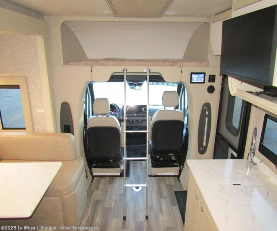 New 2026 Tiffin Wayfarer 25XPW available in West Sacramento, California