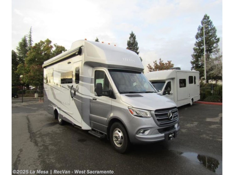 Email now about this 2026 Tiffin Wayfarer 25XLW! New 2026 Tiffin Wayfarer 25XLW available in West Sacramento, California