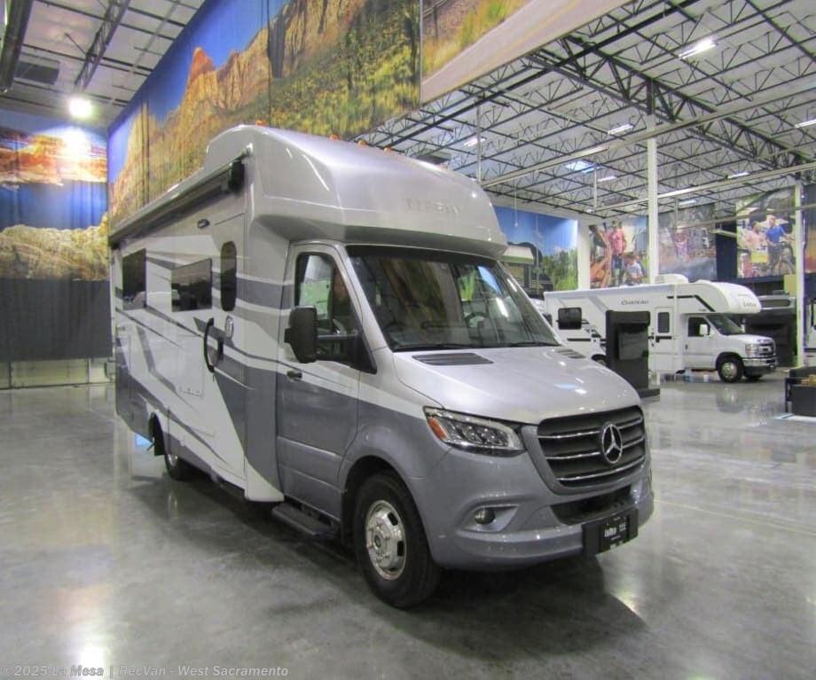 Email now about this 2026 Tiffin Wayfarer 25XLW! New 2026 Tiffin Wayfarer 25XLW available in West Sacramento, California