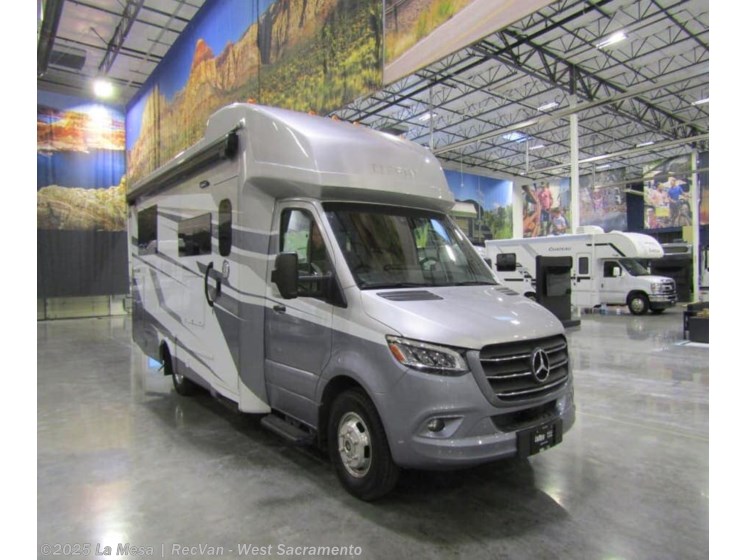 Email now about this 2026 Tiffin Wayfarer 25XLW! New 2026 Tiffin Wayfarer 25XLW available in West Sacramento, California