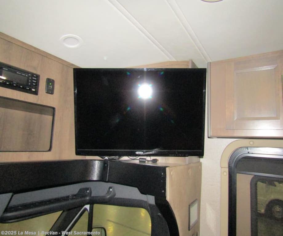 Used 2020 Dynamax Corp ISATA 24FW available in West Sacramento, California