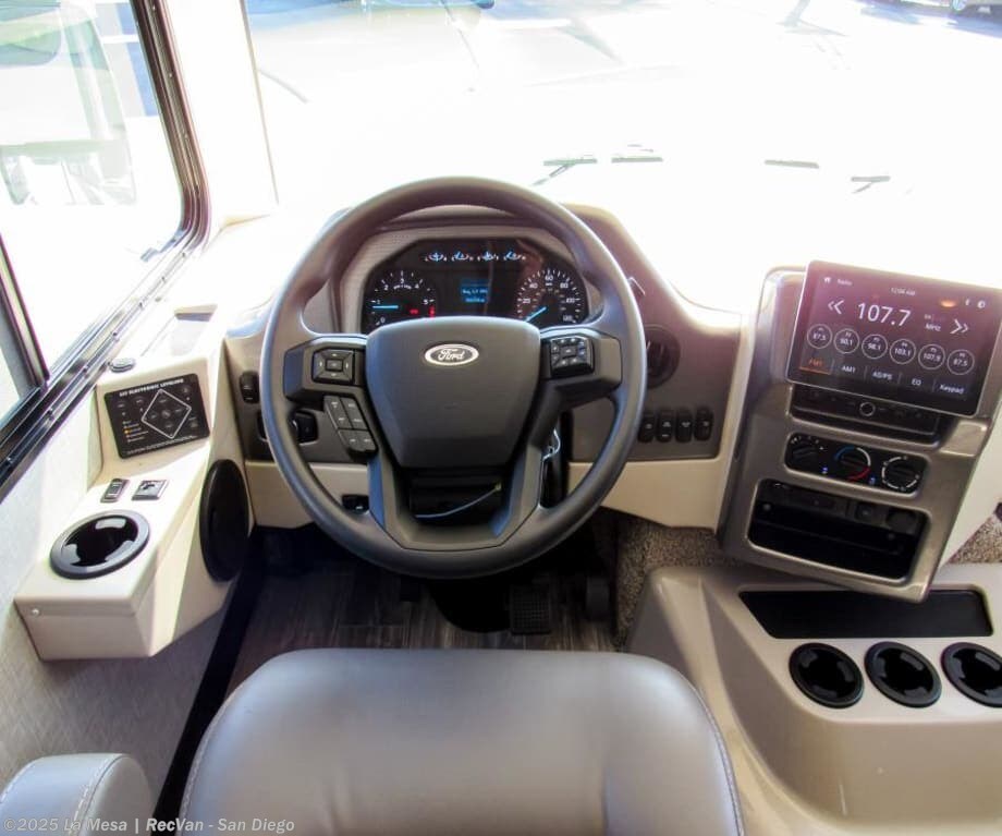 Contact us now about this 2023 Hurricane 34R! 2023 34R by Hurricane from La Mesa | RecVan - San Diego in San Diego, California