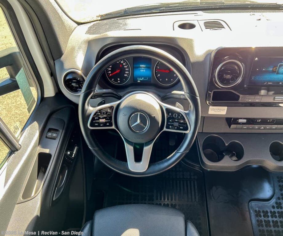 Contact us now about this 2021 Renegade RV VILLAGO 25FWC! 2021 VILLAGO 25FWC by Renegade RV from La Mesa | RecVan - San Diego in San Diego, California