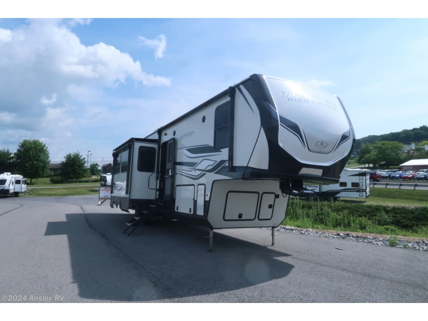 New 2024 Keystone Montana High Country 381TB available in Duncansville, Pennsylvania
