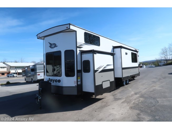 2024 Jayco Jay Flight Bungalow 40LSDL - New Destination Trailer For Sale by Ansley RV in Duncansville, Pennsylvania