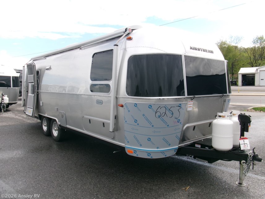 New 2025 Airstream Globetrotter 27FB available in Duncansville, Pennsylvania
