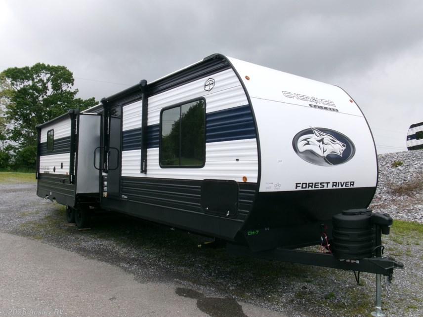 New 2025 Forest River Cherokee Wolf Den 304SR available in Duncansville, Pennsylvania