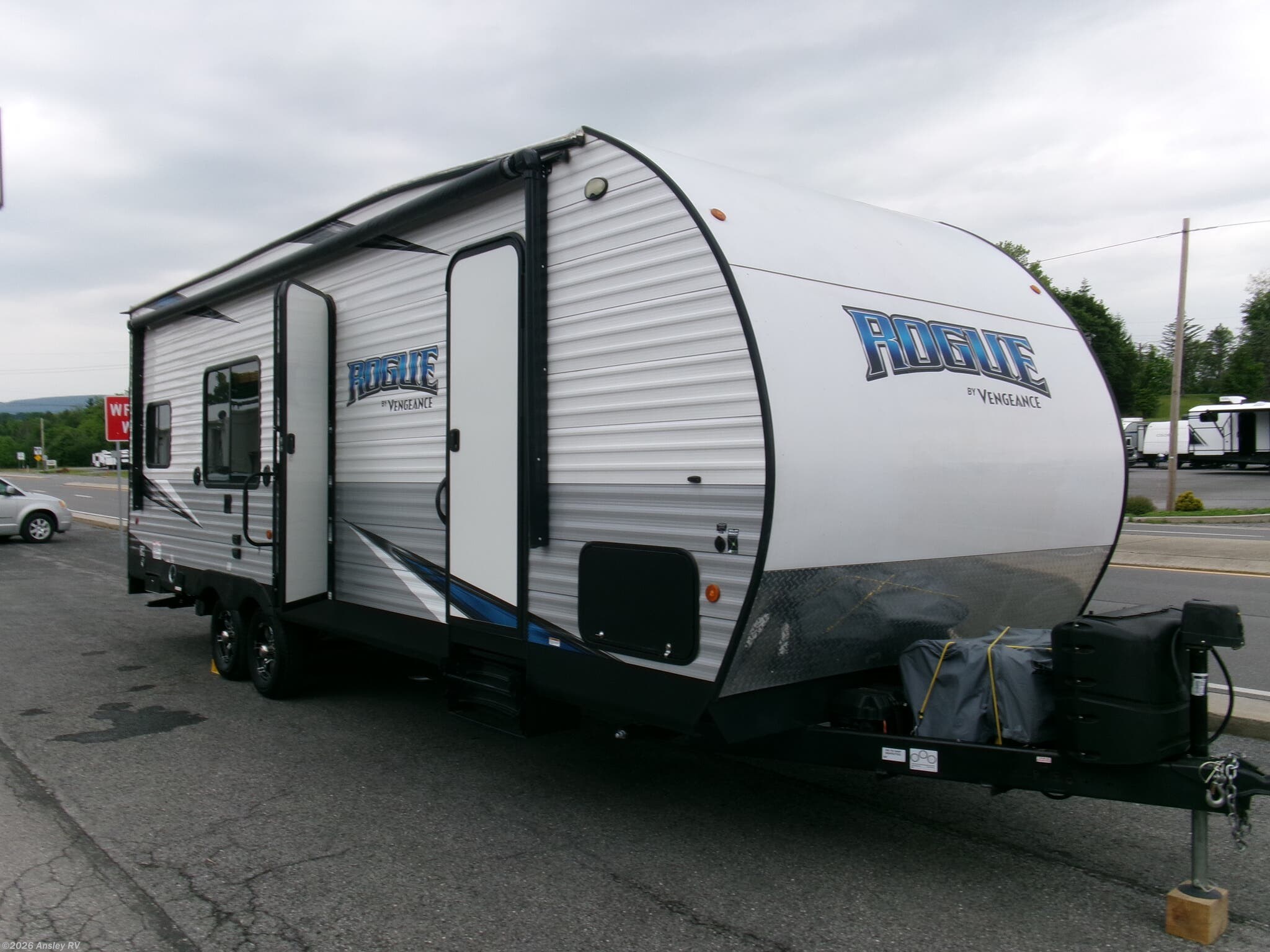 Email now about this 2019 Forest River Vengeance Rogue 25V! Used 2019 Forest River Vengeance Rogue 25V available in Duncansville, Pennsylvania