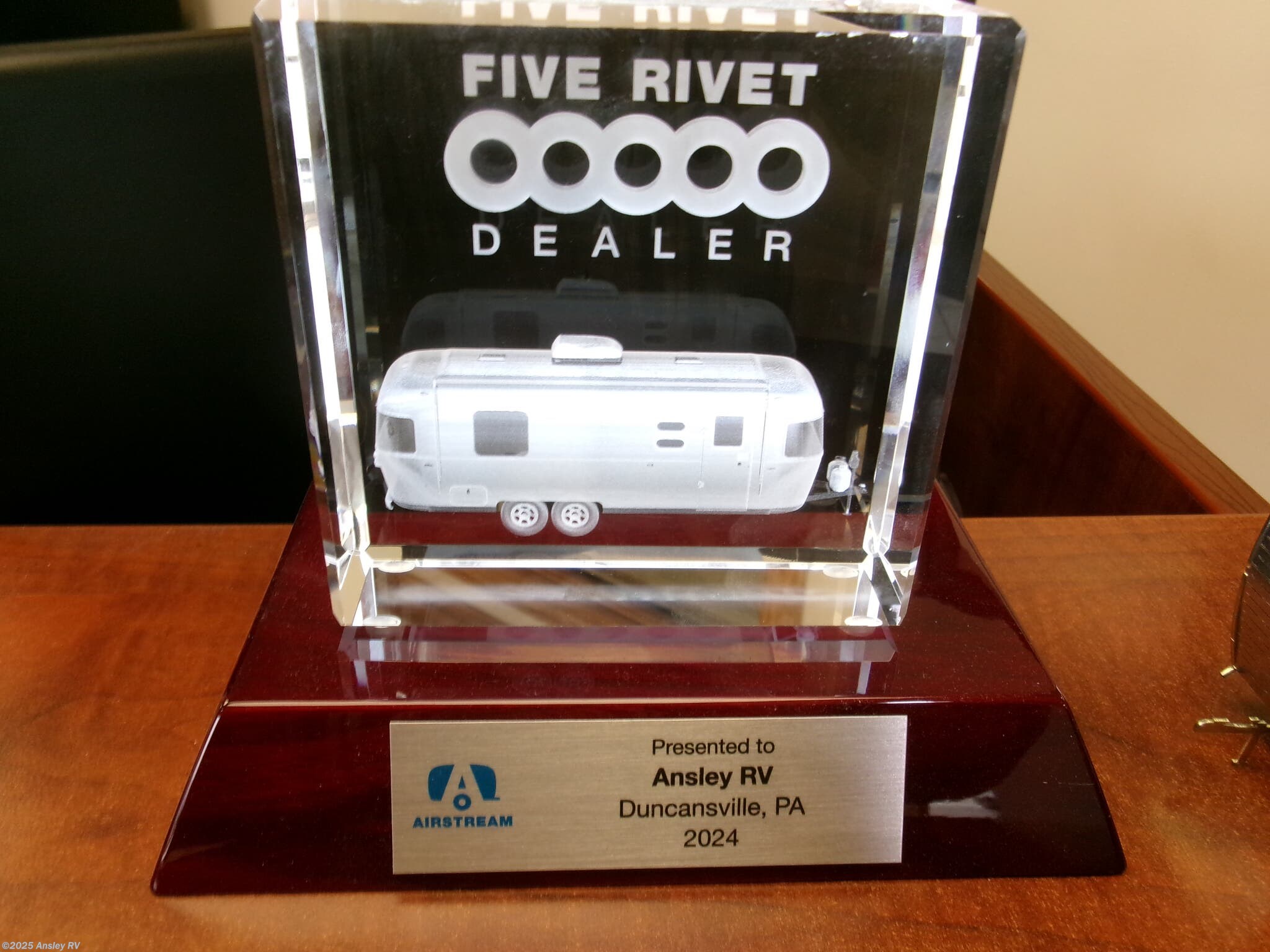 Used 2023 Airstream International 25FBT available in Duncansville, Pennsylvania