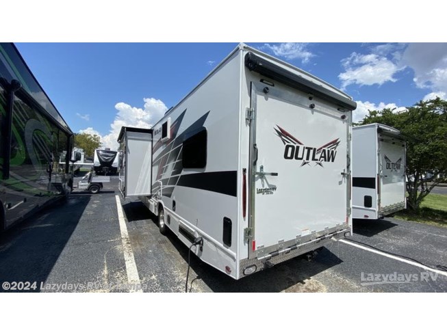 24 Outlaw 29T by Thor Motor Coach from Lazydays RV of Tampa in Seffner, Florida