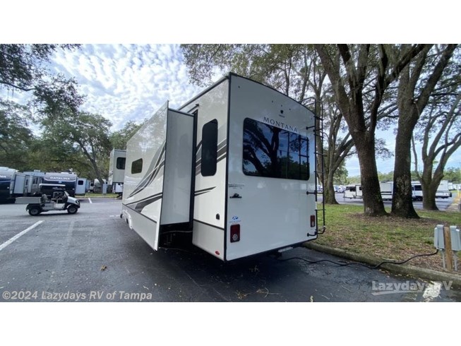 24 Montana 3231CK by Keystone from Lazydays RV of Tampa in Seffner, Florida