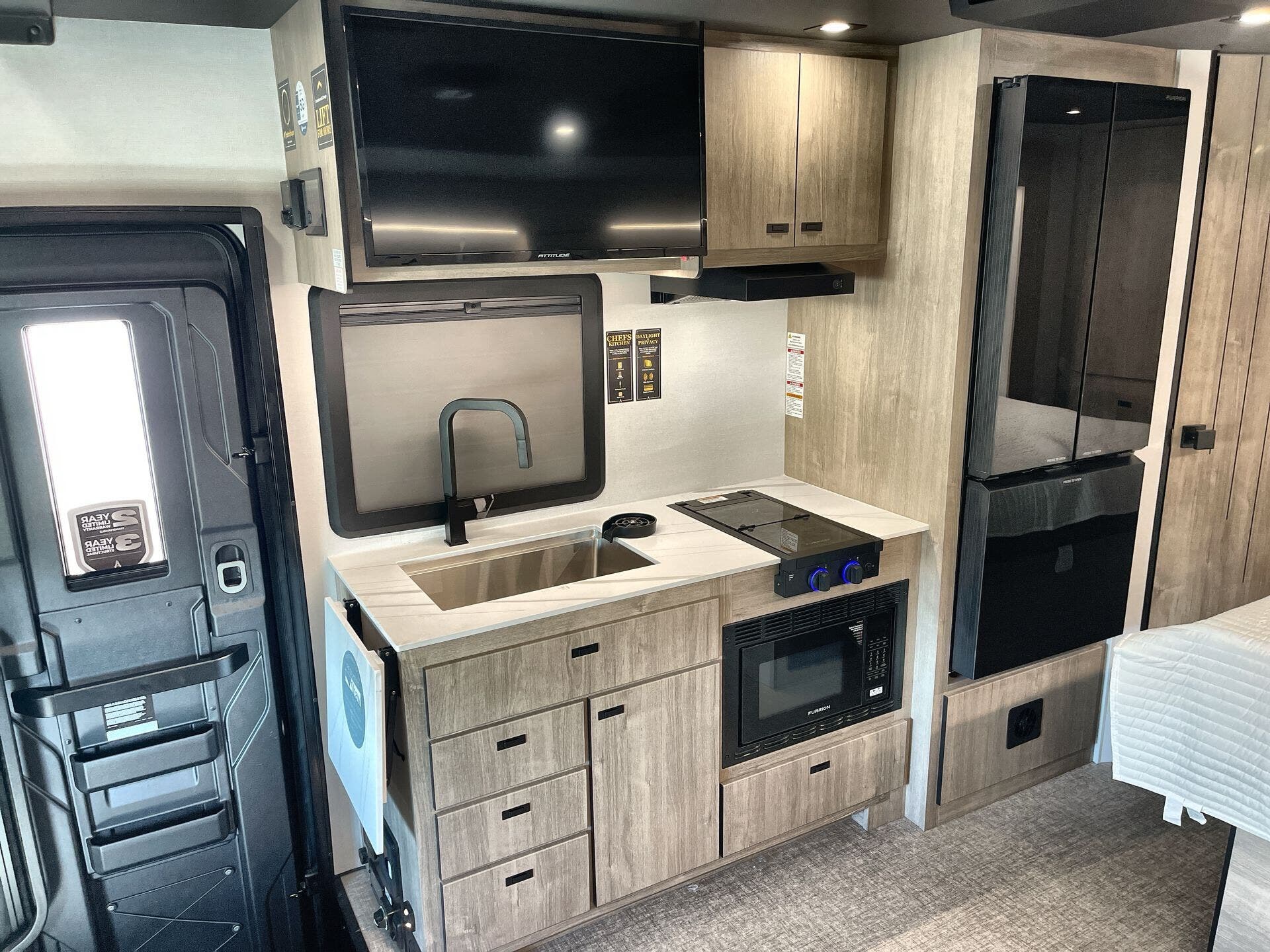 New 2025 Grand Design Lineage 25FW available in Sanger, Texas