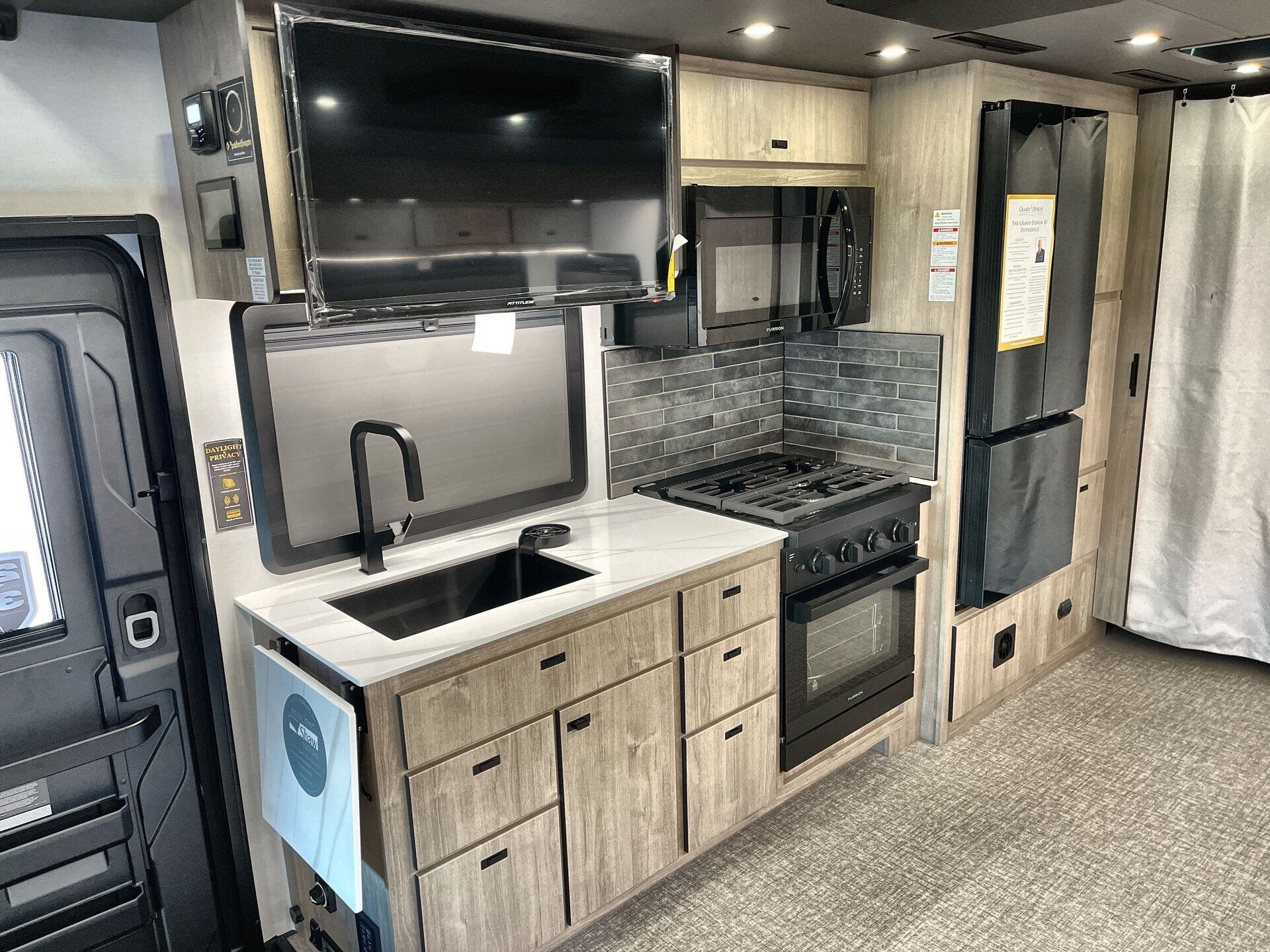 New 2026 Grand Design Lineage 31ZW available in Sanger, Texas