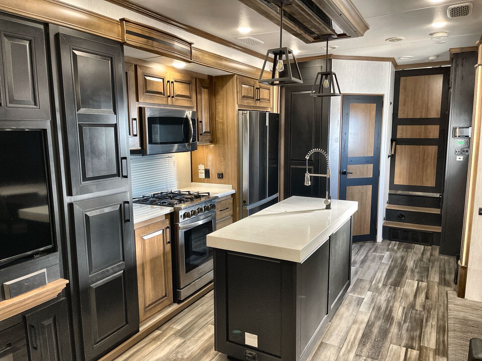 Used 2022 Heartland Landmark NEWPORT available in Sanger, Texas