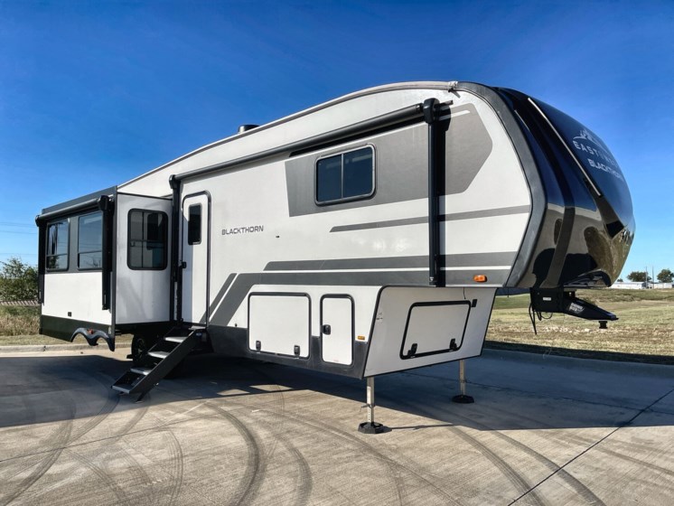 Email now about this 2024 East to West Blackthorn 3100RL! Used 2024 East to West Blackthorn 3100RL available in Sanger, Texas