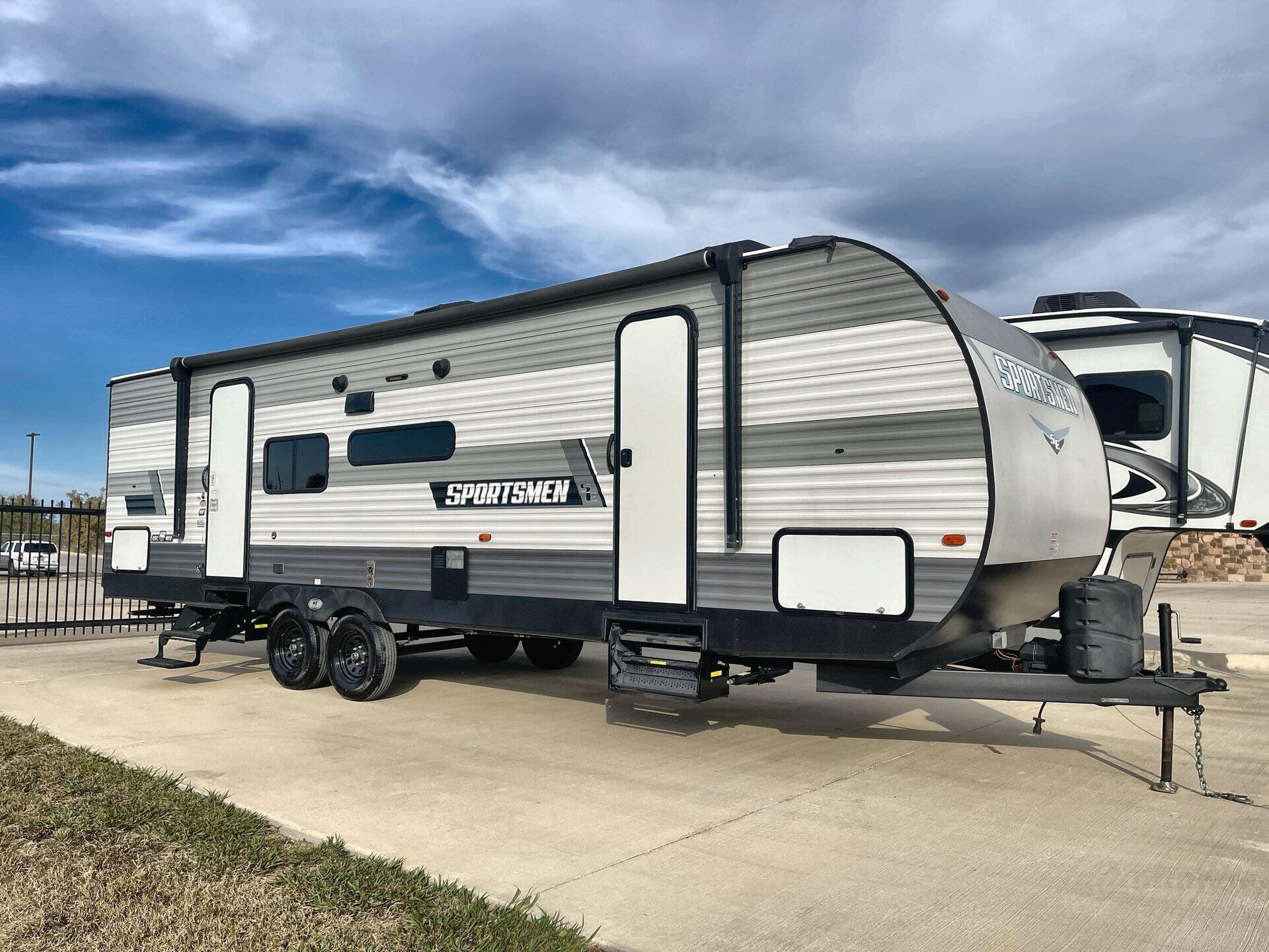 Email now about this 2022 K-Z Sportsmen SE 281BHSE! Used 2022 K-Z Sportsmen SE 281BHSE available in Sanger, Texas