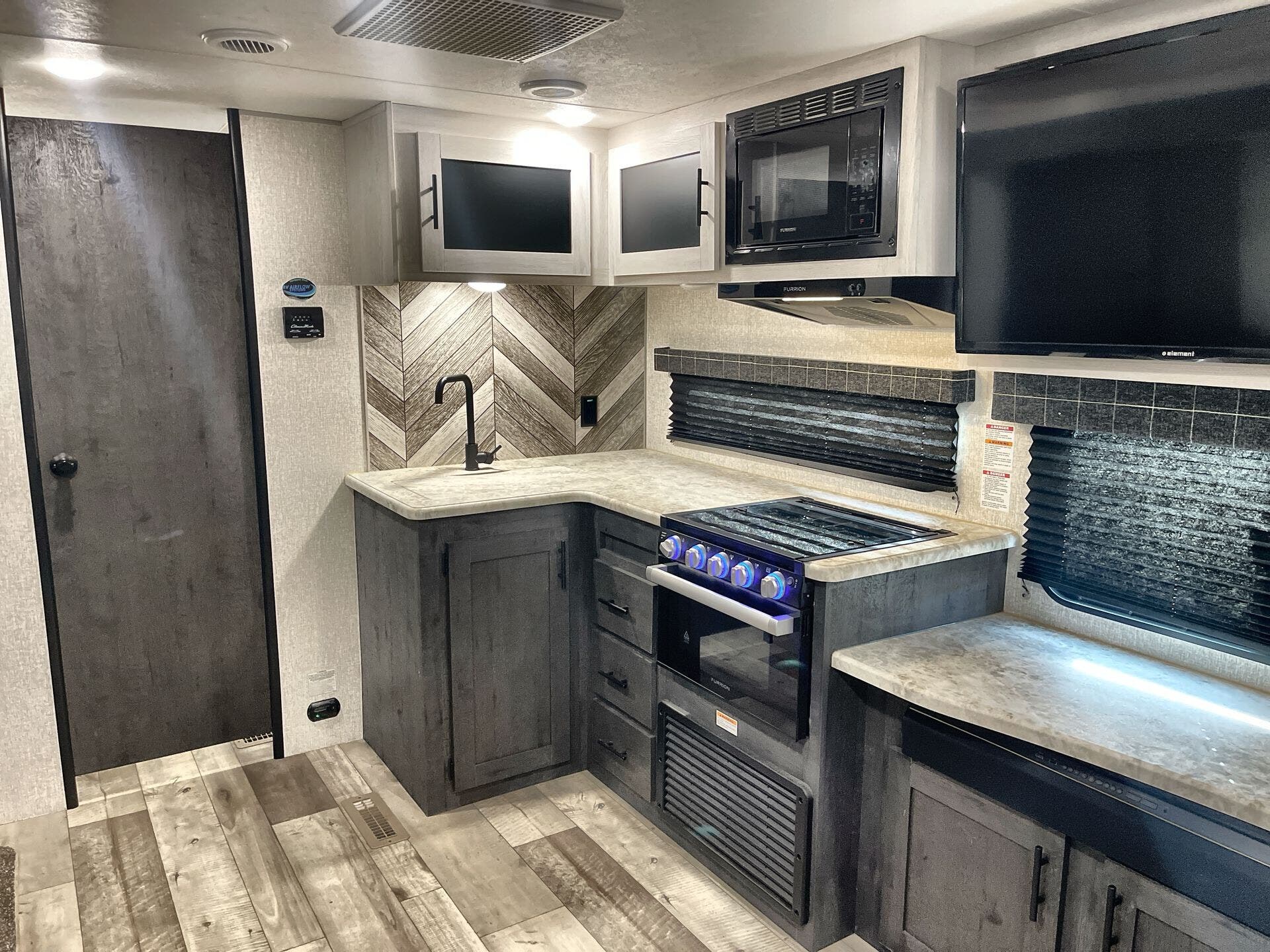 Used 2022 K-Z Sportsmen SE 281BHSE available in Sanger, Texas