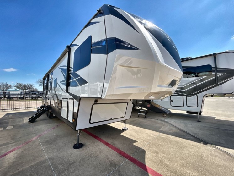 Used 2019 Dutchmen Voltage 3705 available in Fort Worth, Texas
