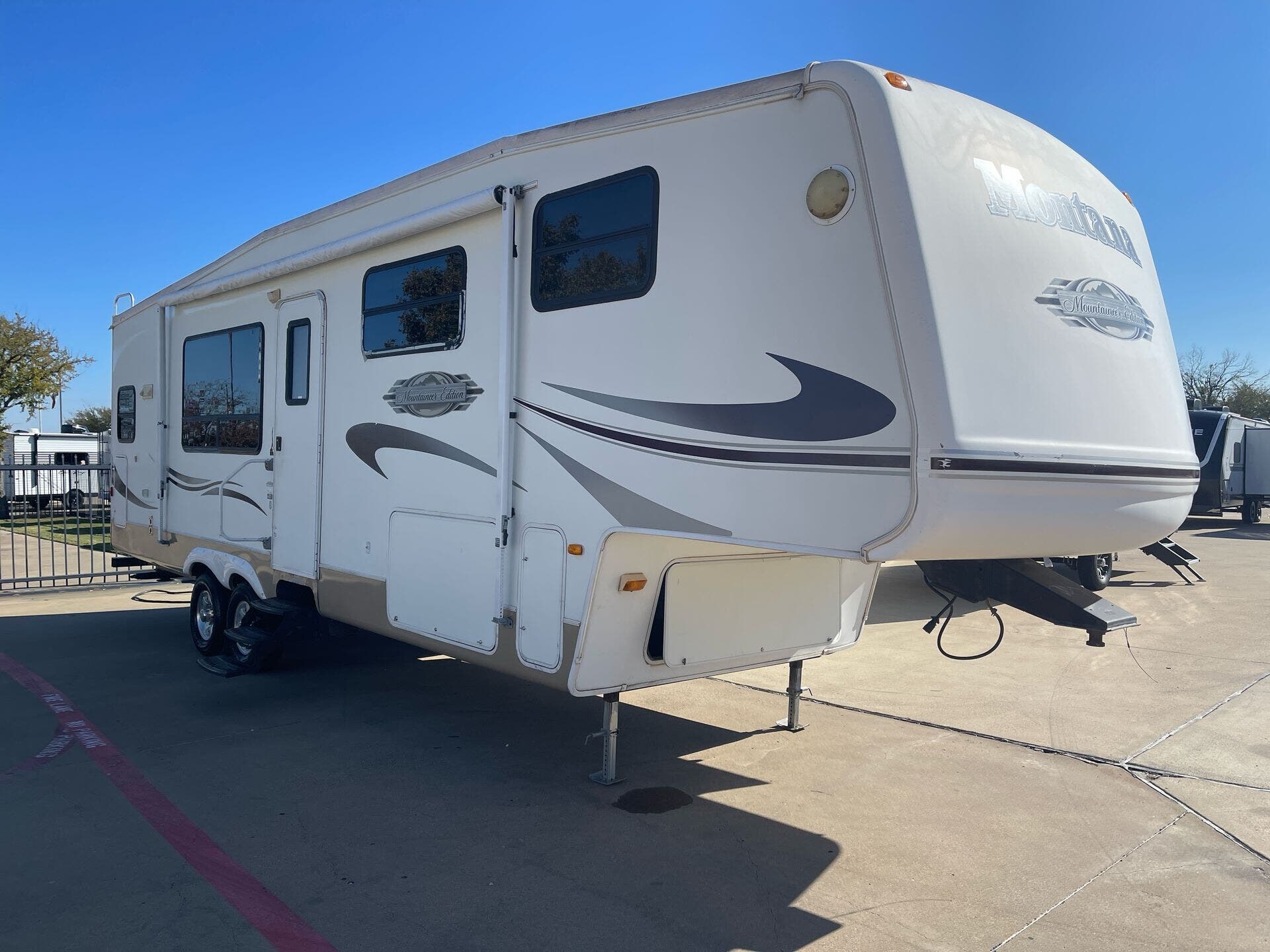 Email now about this 2007 Keystone Montana Mountaineer 342PHT! Used 2007 Keystone Montana Mountaineer 342PHT available in Fort Worth, Texas