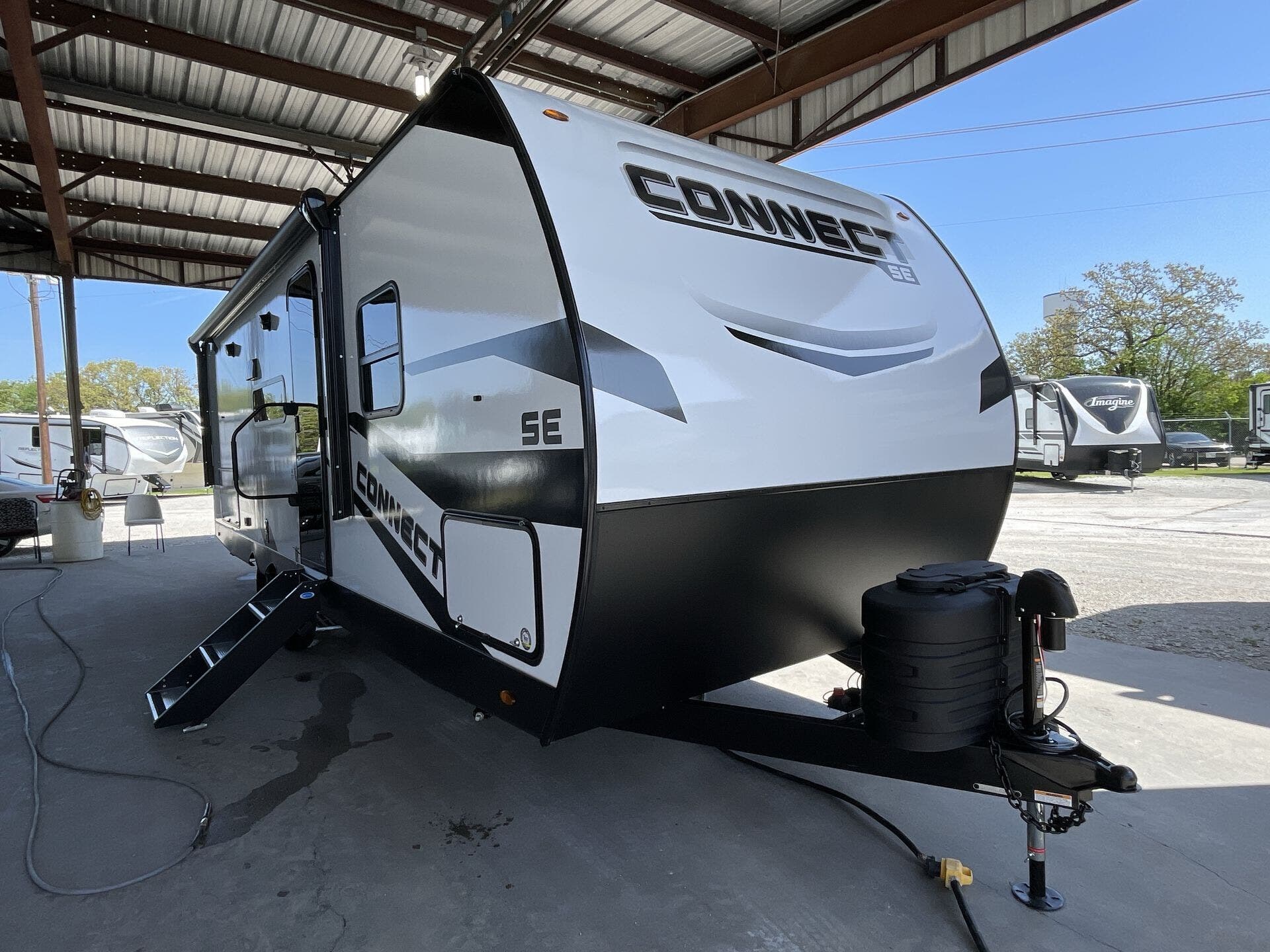 Email now about this 2025 K-Z Connect SE 241BHK! New 2025 K-Z Connect SE 241BHK available in Corinth, Texas