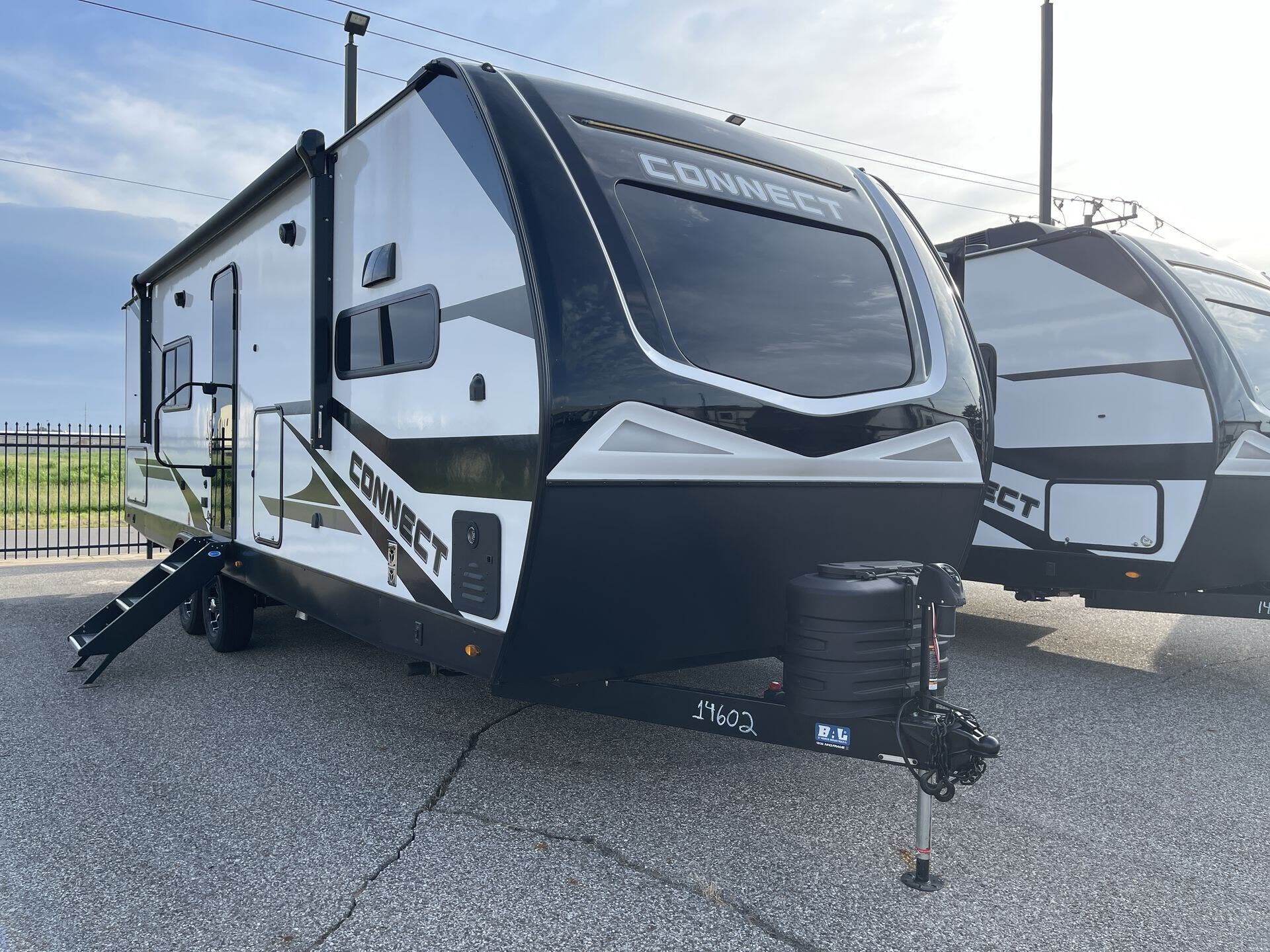 Email now about this 2025 K-Z Connect 282FKK! New 2025 K-Z Connect 282FKK available in Oklahoma City, Oklahoma