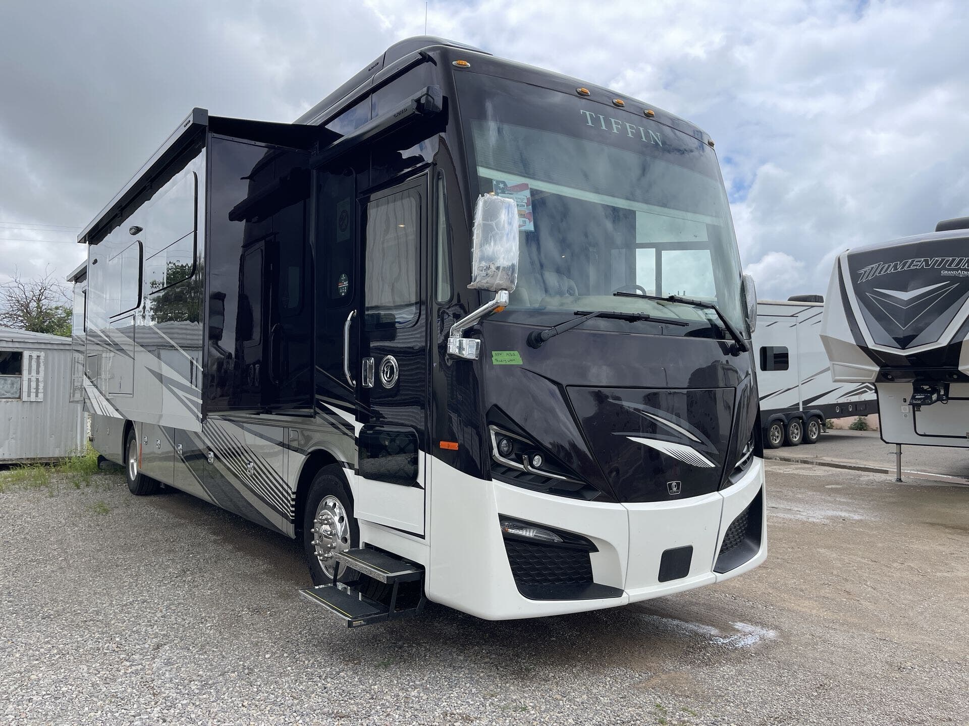 Email now about this 2026 Tiffin Phaeton 40IH! New 2026 Tiffin Phaeton 40IH available in Oklahoma City, Oklahoma