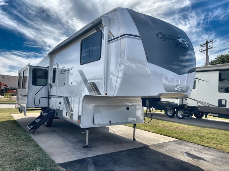 Email now about this 2026 Highland Ridge Open Range Roamer 29RLDS! New 2026 Highland Ridge Open Range Roamer 29RLDS available in Oklahoma City, Oklahoma
