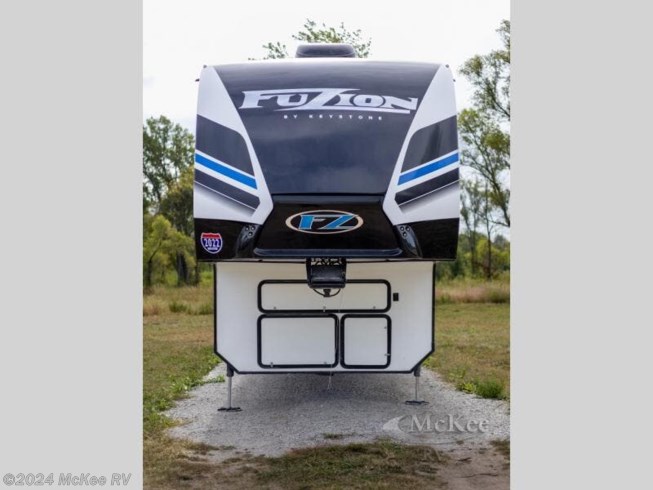 2022 Fuzion 429 by Keystone from McKee RV in Perry, Iowa
