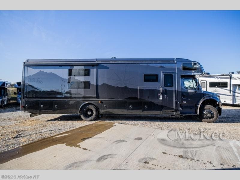 New 2026 Dynamax Corp DX3 37BD available in Perry, Iowa