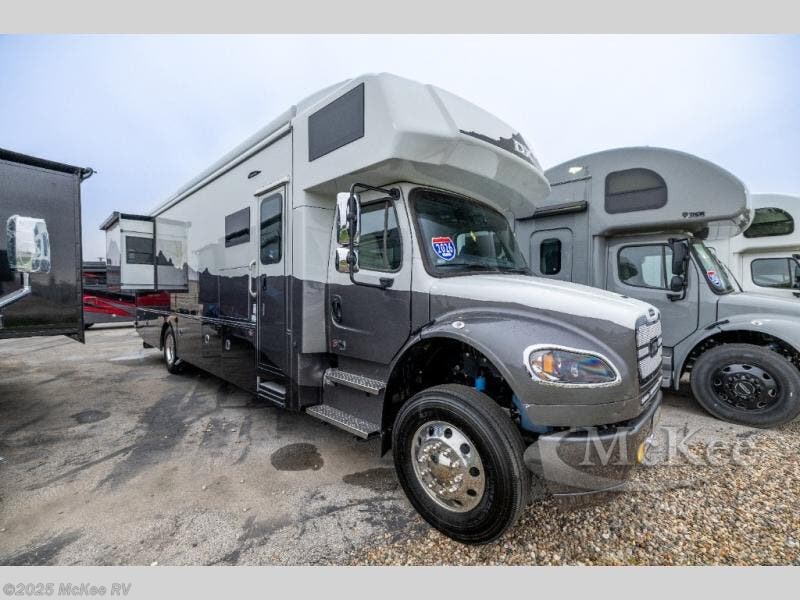 Email now about this 2026 Dynamax Corp DX3 34KD! New 2026 Dynamax Corp DX3 34KD available in Perry, Iowa