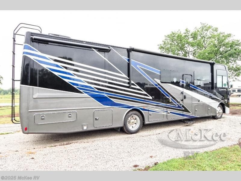 New 2025 Thor Motor Coach Luminate DD35 available in Perry, Iowa
