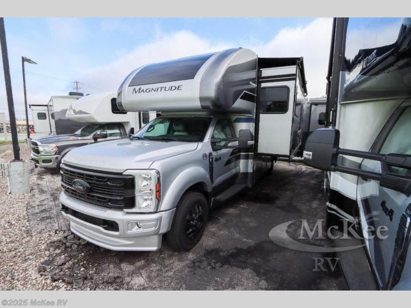 New 2026 Thor Motor Coach Magnitude S29 available in Perry, Iowa