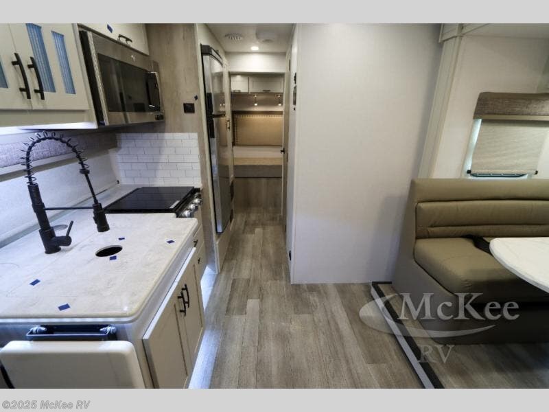 Contact us now about this 2025 Dynamax Corp isata 5 28SSDEX4X4! 2025 isata 5 28SSDEX4X4 by Dynamax Corp from McKee RV in Perry, Iowa