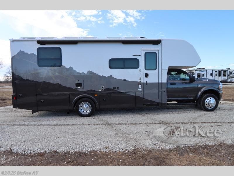 New 2025 Dynamax Corp isata 5 28SSD4X4 available in Perry, Iowa