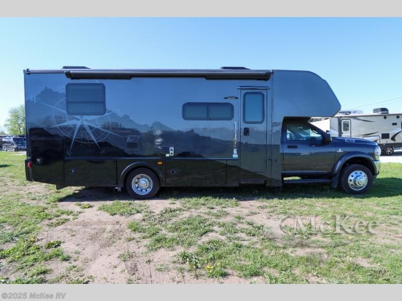 Used 2025 Dynamax Corp isata 5 28SSD4X4 available in Perry, Iowa