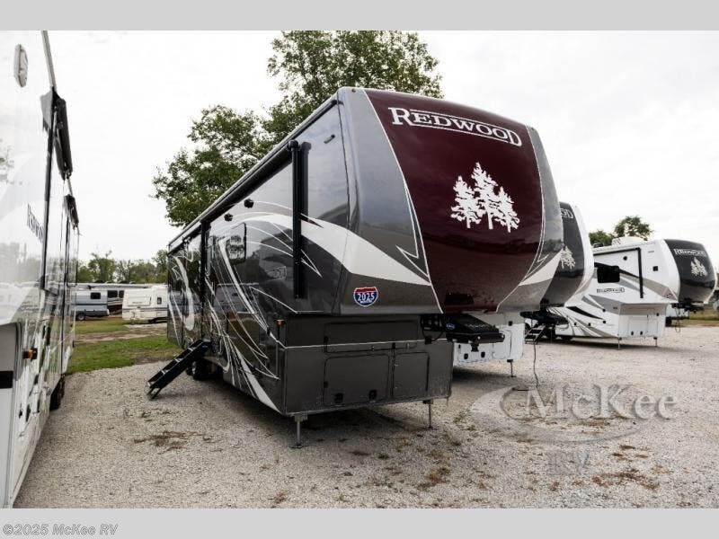Email now about this 2025 Redwood RV Redwood RW4001LK! New 2025 Redwood RV Redwood RW4001LK available in Perry, Iowa