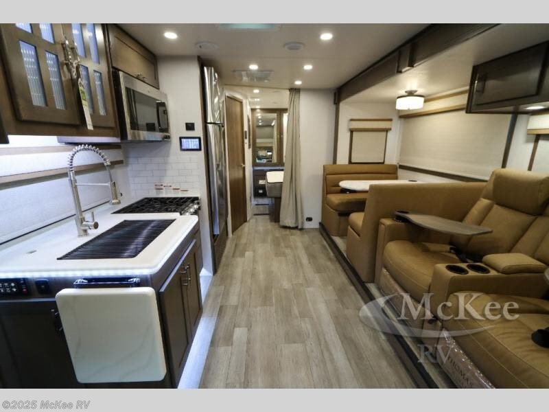 Contact us now about this 2025 Dynamax Corp isata 5 30FWD4X4! 2025 isata 5 30FWD4X4 by Dynamax Corp from McKee RV in Perry, Iowa