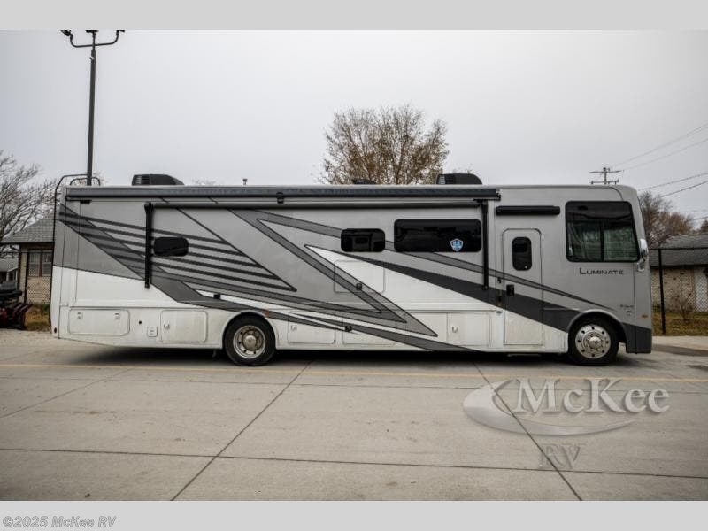 New 2026 Thor Motor Coach Luminate CC35 available in Perry, Iowa