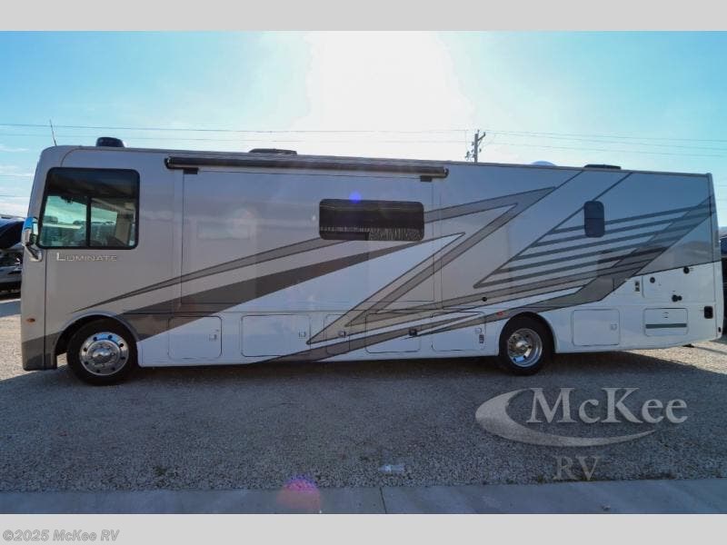 New 2026 Thor Motor Coach Luminate CC35 available in Perry, Iowa
