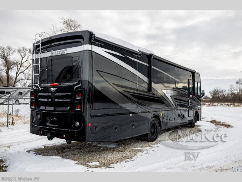 New 2026 Fleetwood Bounder 33C available in Perry, Iowa