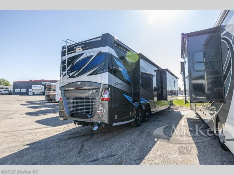 New 2026 Fleetwood Discovery LXE 44B available in Perry, Iowa