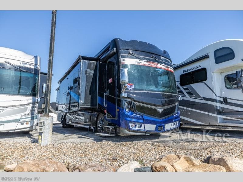 Email now about this 2026 Fleetwood Discovery LXE 44B! New 2026 Fleetwood Discovery LXE 44B available in Perry, Iowa